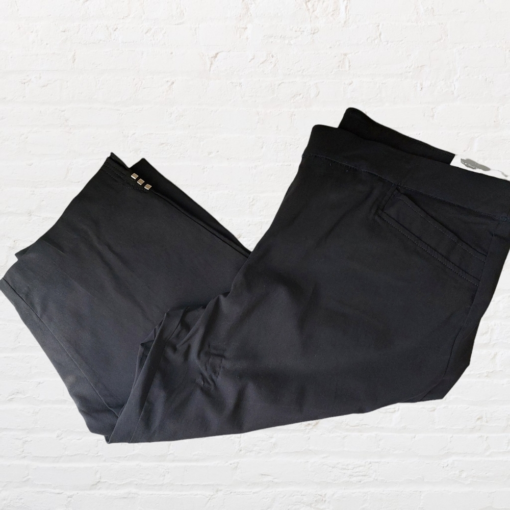 NWT CJ BANKS SIZE 20W BLACK CAPRIS